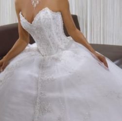 Une robe de mariée tendance