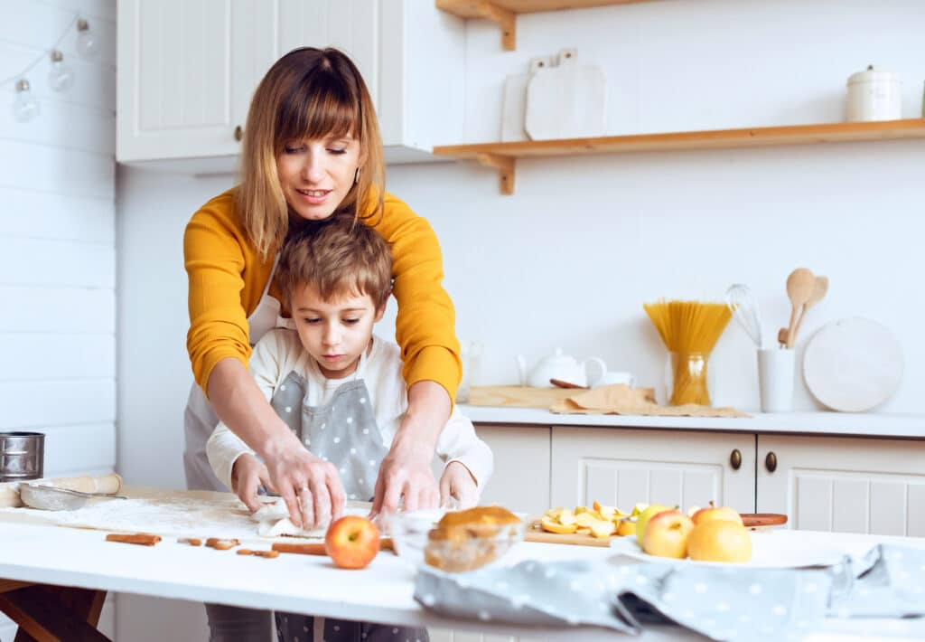 Cuisiner en famille : comment passer un bon moment avec ses enfants ?