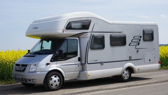 Le camping-car : un véhicule parfait pour passer des vacances sereines